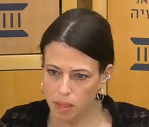 תמר אלמוג כלבת השיסוי של החונטה חברה של אפי נוה