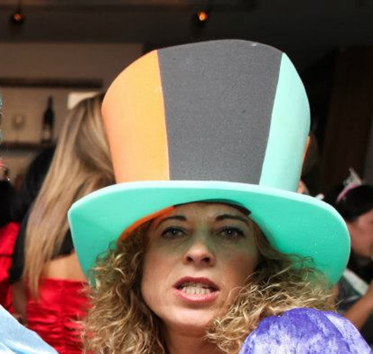 לירן פרידלנד חוגגת על הגוויות של הגברים שרמסה