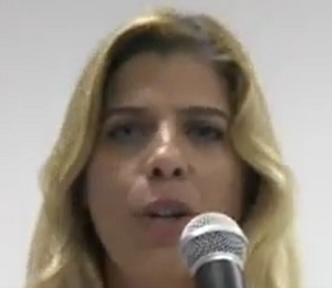 מורן סמון נלחמת נגד כלבות כמו רומי קנבל