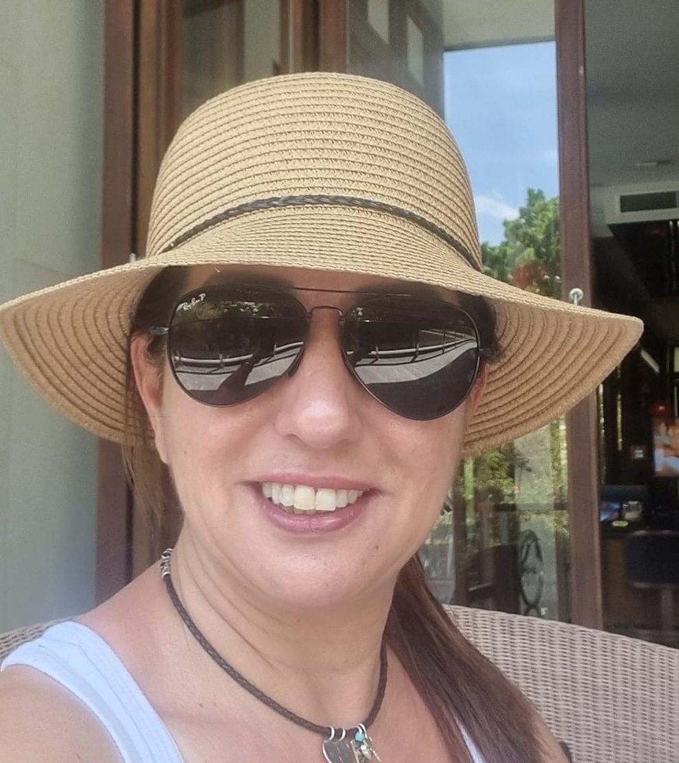 קבלו הזמנה אישית מרויטל קרקו לבית הזונות המפואר של פתח תקוה בניהולה