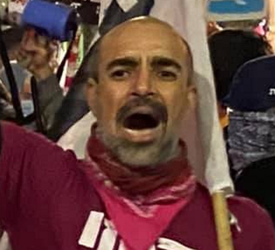 יגאל רמבם החבר של הבת של השופט ירון לוי מההפגנות נגד שרה