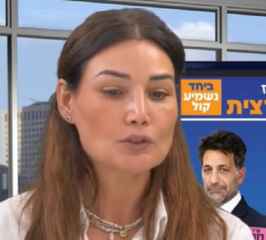 רומי קנבל עשתה זריקות שפתיים ליצירת מראה ברווזי מושלם