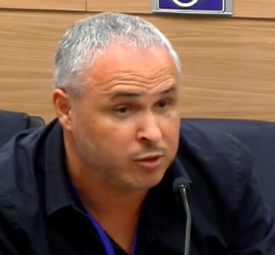 יעקב בן שמש כתב מאמר ביקורת קטלני על תפקודה של ברבי בהרב