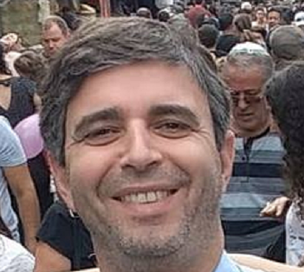 שאול כהן מייצג נוחבות נרקיסיסטיות מעלילניות שווא וערפדות גרושות