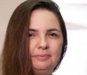 ציפי גז נחש צפע מלוכלכת קיבלה פרס מינוי מפוקפק לשפיטה
