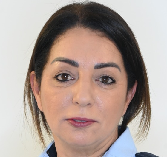 רויטל קרקו מפקדת משטרת פתח תקווה קוקוריקו מקרקרת כמו תרנגולת