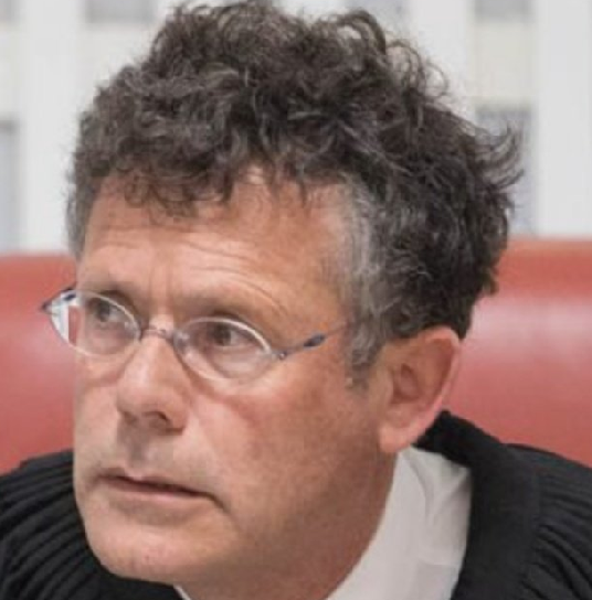 יצחק עמית דואג לחברים שלו יחיא סינוואר ומוחמד דף