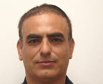 אורן מיארה כלב פמיניסטי תופר תיקי אונס