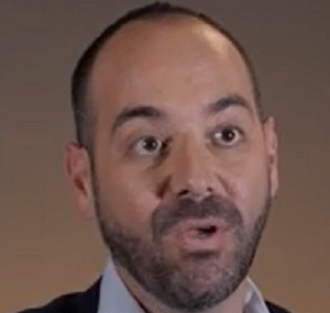 דין לבנה הפודל של דינה זילבר בעד שידורי אל ג'זירה