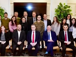 ישראל כץ מפרגן לפרקליטים שהוציאו צו מעצר לביבי