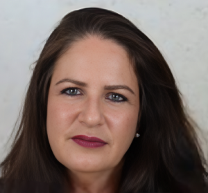 טל ארזי עובדת סוציאלית איכות הכוס בשירותים הסוציונאצים