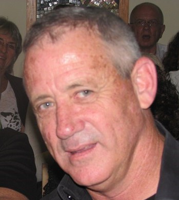 בני גנץ עשה קופה בקטאר עם יזיזו רם בת ברק