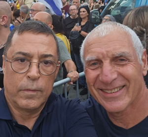חיים ילין השרמוטה של יאיר לפיד עם יזיזו הרעיוני בן כספית