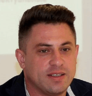 דימיטרי שטוחין דים אמור קרייירה בהכפשות לכל המרבה במחיר