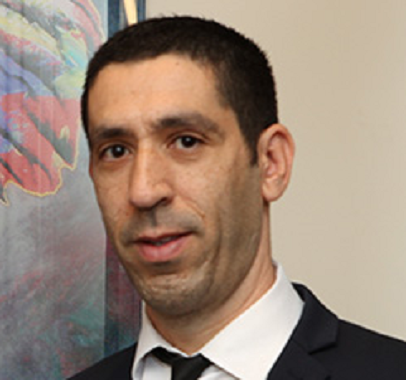מושיקו פרץ המייצג של אחים לנשק ומיקי מאוס