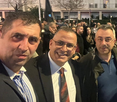 שאדי סארוג'י בהפגנה נגד האלימות של בני עמו הערבושקלך