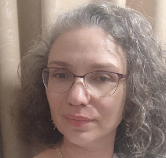 נטליה קיריקוב מניקה מציצים של עז