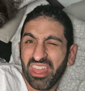 עשהאל רומנלי עובד סוציאלי סמרטוט רצפה