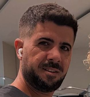 אלעד חן מביא רוסיות למשרד לצרכי עבודה