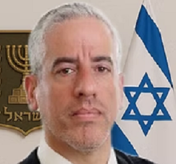 יחיאל נויזץ סוגר לנשים תיקים בהוצלפ