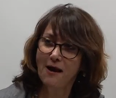 נילי שור הכלבה שהשריצה את רחל שור מהסרט נזא