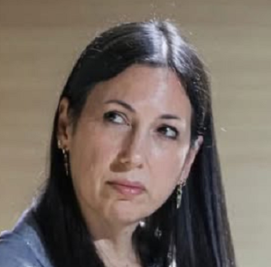 ליאל גולני ברנס בהמת מגדר פמינאצית קלינית